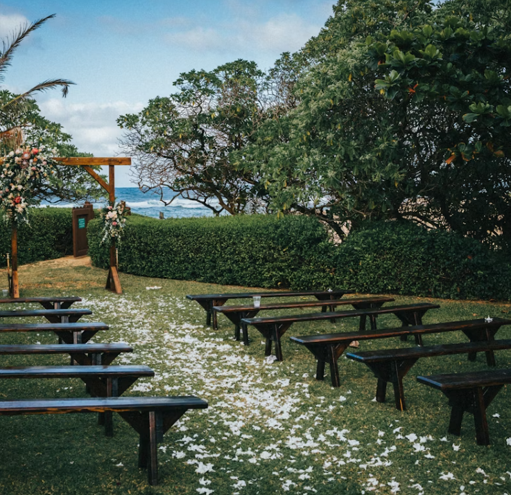 临湖大草坪+无柱宴会厅，尊享至臻奢华